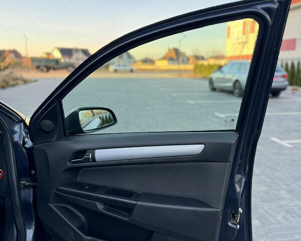 Синий Опель Астра, объемом двигателя 1.6 л и пробегом 232 тыс. км за 4600 $, фото 20 на Automoto.ua