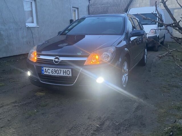 Синий Опель Астра, объемом двигателя 1.8 л и пробегом 270 тыс. км за 4899 $, фото 4 на Automoto.ua