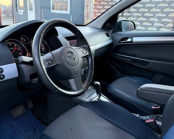 Синий Опель Астра, объемом двигателя 1.91 л и пробегом 410 тыс. км за 4150 $, фото 5 на Automoto.ua