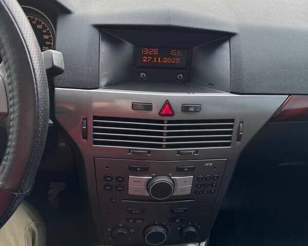 Синій Опель Астра, об'ємом двигуна 1.25 л та пробігом 321 тис. км за 3800 $, фото 23 на Automoto.ua