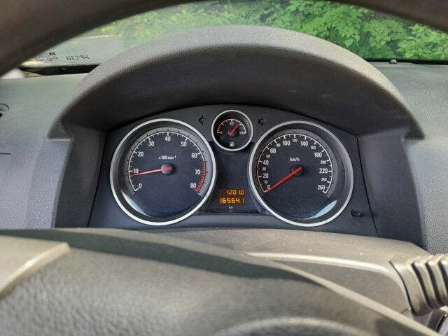 Синий Опель Астра, объемом двигателя 1.6 л и пробегом 165 тыс. км за 2900 $, фото 6 на Automoto.ua