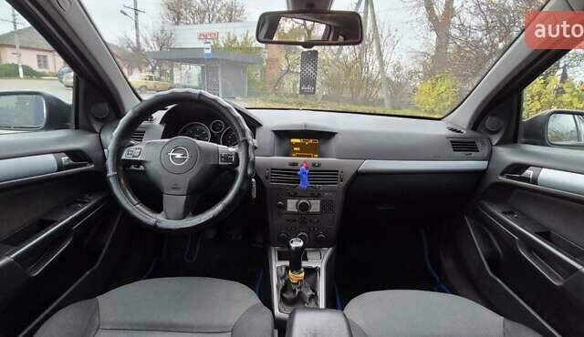 Синий Опель Астра, объемом двигателя 1.3 л и пробегом 370 тыс. км за 3800 $, фото 2 на Automoto.ua