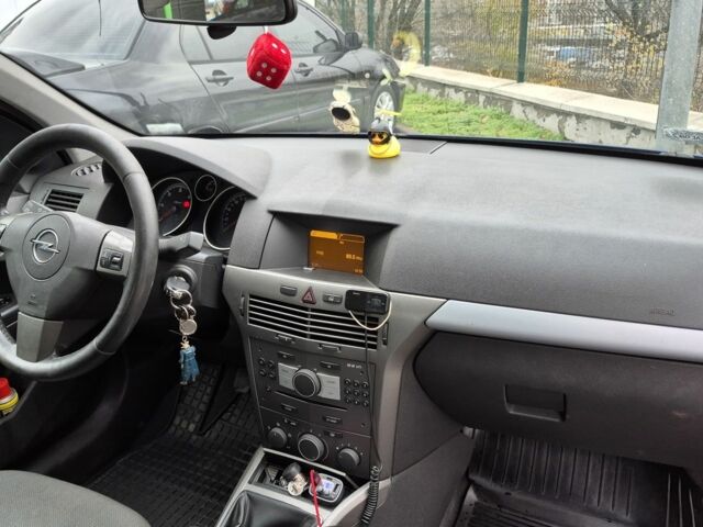 Синий Опель Астра, объемом двигателя 1.9 л и пробегом 277 тыс. км за 4400 $, фото 7 на Automoto.ua