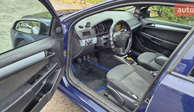 Синий Опель Астра, объемом двигателя 1.3 л и пробегом 370 тыс. км за 3800 $, фото 1 на Automoto.ua