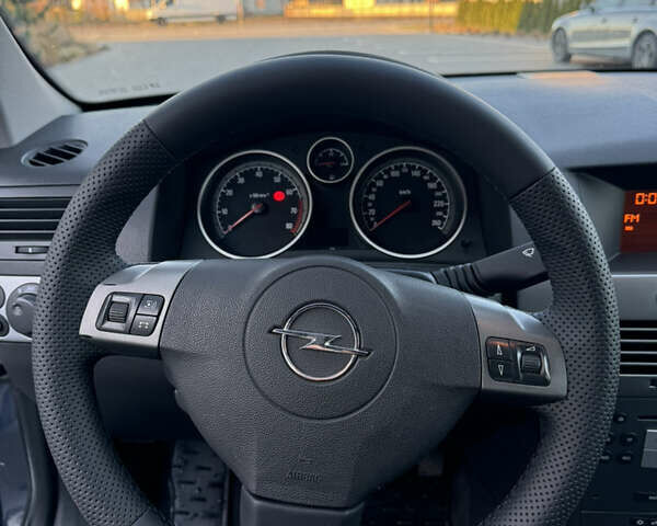 Синий Опель Астра, объемом двигателя 1.6 л и пробегом 232 тыс. км за 4600 $, фото 11 на Automoto.ua