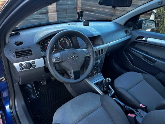 Синий Опель Астра, объемом двигателя 1.9 л и пробегом 300 тыс. км за 3900 $, фото 9 на Automoto.ua