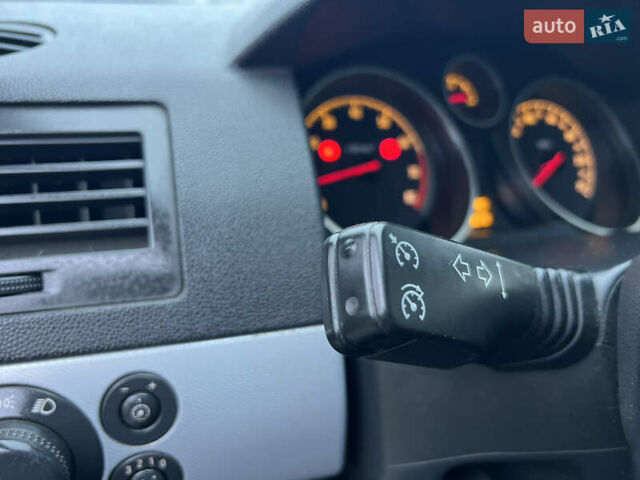 Синий Опель Астра, объемом двигателя 1.6 л и пробегом 286 тыс. км за 4500 $, фото 25 на Automoto.ua