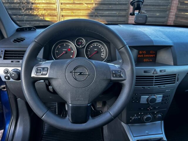 Синий Опель Астра, объемом двигателя 1.9 л и пробегом 300 тыс. км за 3900 $, фото 16 на Automoto.ua