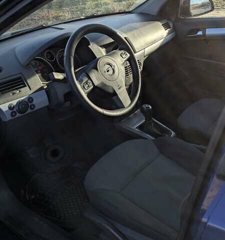 Синій Опель Астра, об'ємом двигуна 1.6 л та пробігом 254 тис. км за 4400 $, фото 5 на Automoto.ua