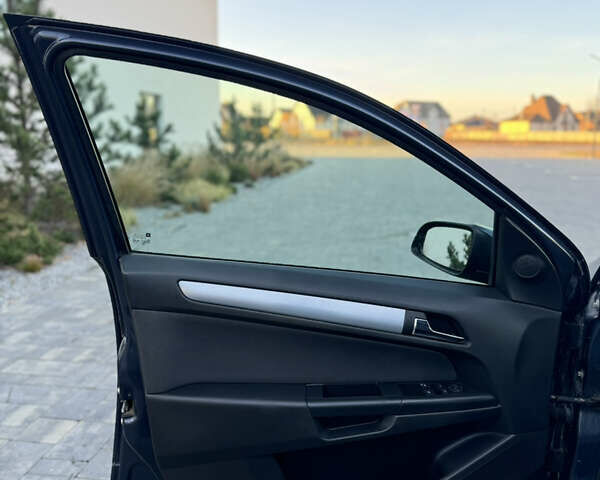 Синий Опель Астра, объемом двигателя 1.6 л и пробегом 232 тыс. км за 4600 $, фото 9 на Automoto.ua