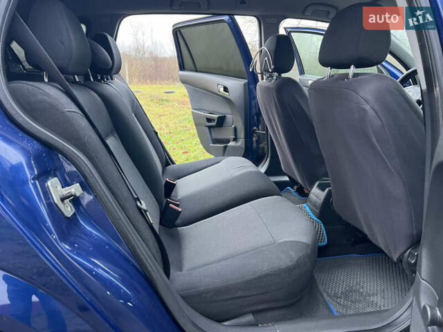 Синий Опель Астра, объемом двигателя 1.6 л и пробегом 286 тыс. км за 4500 $, фото 19 на Automoto.ua