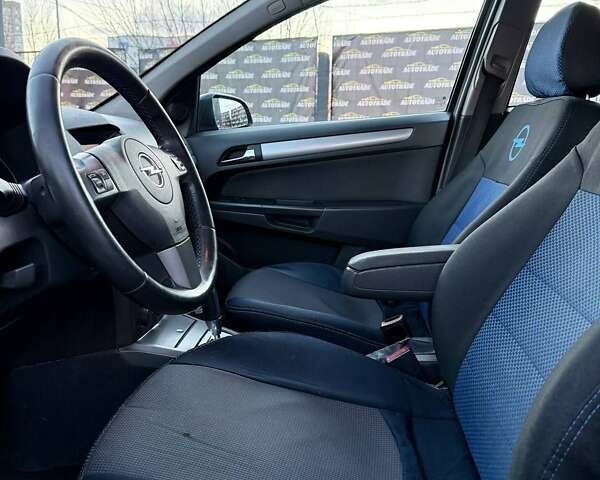 Синий Опель Астра, объемом двигателя 1.91 л и пробегом 410 тыс. км за 4150 $, фото 6 на Automoto.ua