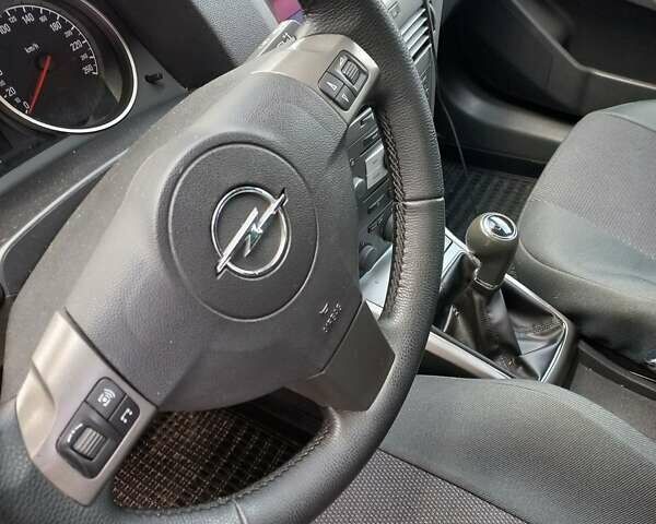 Синий Опель Астра, объемом двигателя 1.6 л и пробегом 235 тыс. км за 6000 $, фото 18 на Automoto.ua