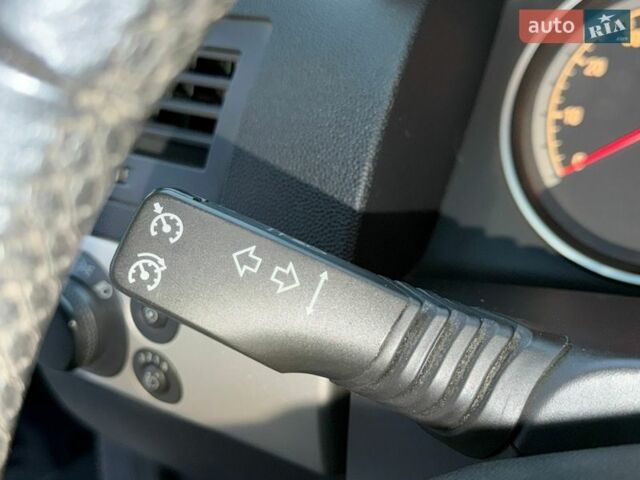 Синий Опель Астра, объемом двигателя 1.8 л и пробегом 203 тыс. км за 5200 $, фото 36 на Automoto.ua