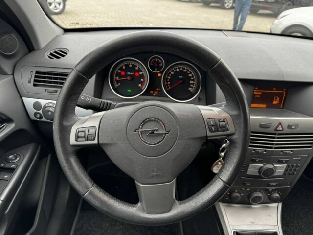 Синий Опель Астра, объемом двигателя 1.6 л и пробегом 190 тыс. км за 5900 $, фото 11 на Automoto.ua