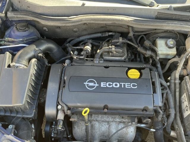 Синий Опель Астра, объемом двигателя 1.6 л и пробегом 295 тыс. км за 4099 $, фото 6 на Automoto.ua