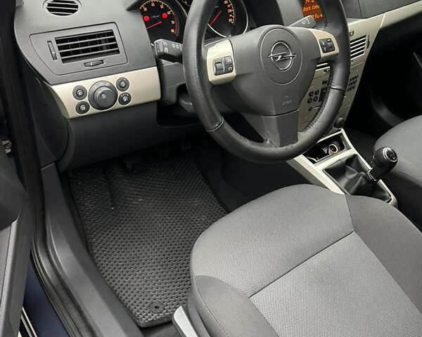 Синій Опель Астра, об'ємом двигуна 1.6 л та пробігом 241 тис. км за 4750 $, фото 18 на Automoto.ua