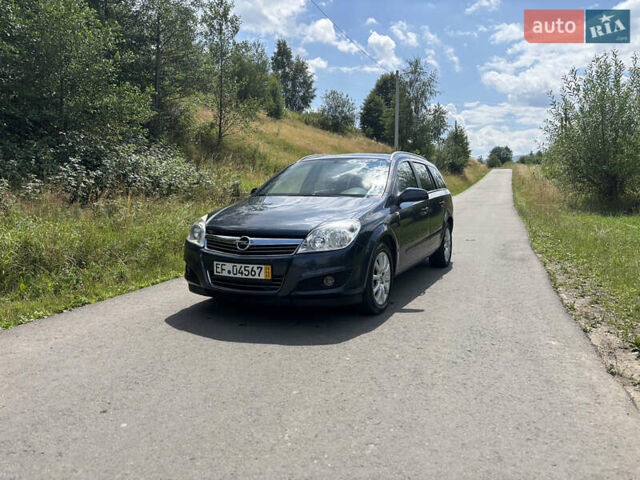 Синий Опель Астра, объемом двигателя 1.8 л и пробегом 260 тыс. км за 5550 $, фото 2 на Automoto.ua