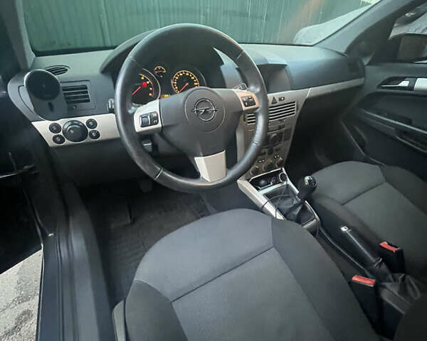 Синий Опель Астра, объемом двигателя 1.6 л и пробегом 263 тыс. км за 4700 $, фото 12 на Automoto.ua