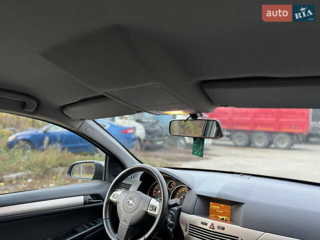 Синий Опель Астра, объемом двигателя 1.6 л и пробегом 260 тыс. км за 5750 $, фото 40 на Automoto.ua