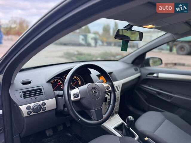 Синий Опель Астра, объемом двигателя 1.6 л и пробегом 260 тыс. км за 5750 $, фото 2 на Automoto.ua