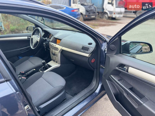 Синий Опель Астра, объемом двигателя 1.6 л и пробегом 260 тыс. км за 5750 $, фото 3 на Automoto.ua