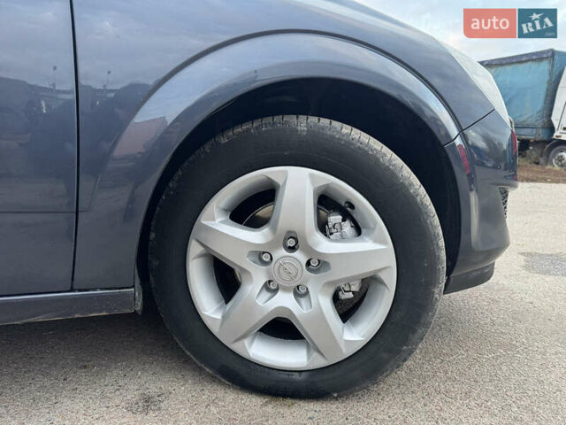 Синий Опель Астра, объемом двигателя 1.6 л и пробегом 260 тыс. км за 5750 $, фото 50 на Automoto.ua