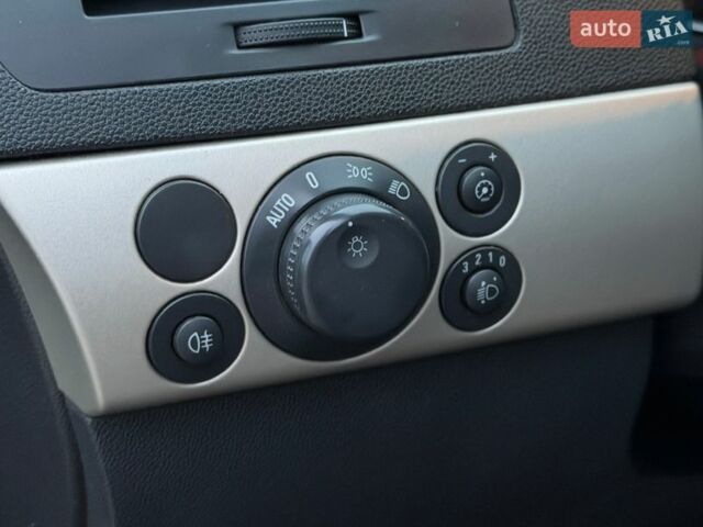 Синий Опель Астра, объемом двигателя 1.8 л и пробегом 203 тыс. км за 5200 $, фото 35 на Automoto.ua