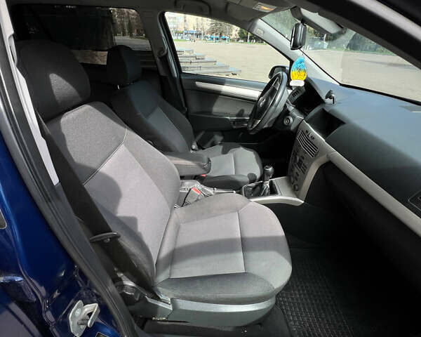 Синий Опель Астра, объемом двигателя 1.6 л и пробегом 245 тыс. км за 4800 $, фото 9 на Automoto.ua