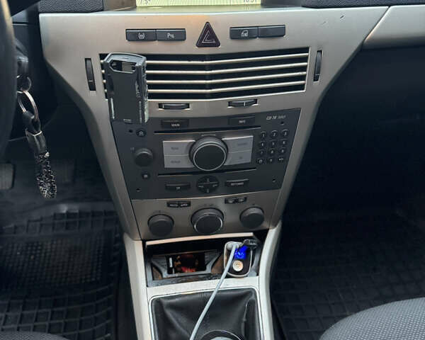 Синий Опель Астра, объемом двигателя 1.6 л и пробегом 304 тыс. км за 5400 $, фото 53 на Automoto.ua