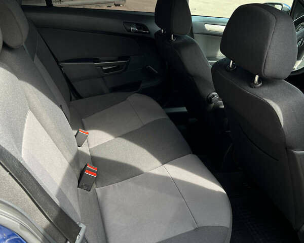 Синий Опель Астра, объемом двигателя 1.6 л и пробегом 245 тыс. км за 4800 $, фото 11 на Automoto.ua