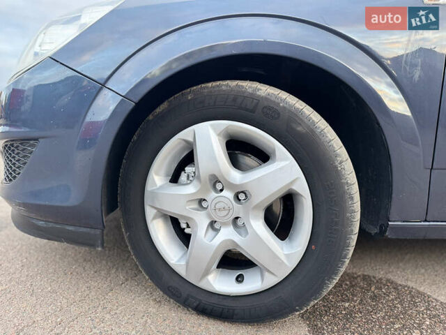 Синий Опель Астра, объемом двигателя 1.6 л и пробегом 260 тыс. км за 5750 $, фото 53 на Automoto.ua