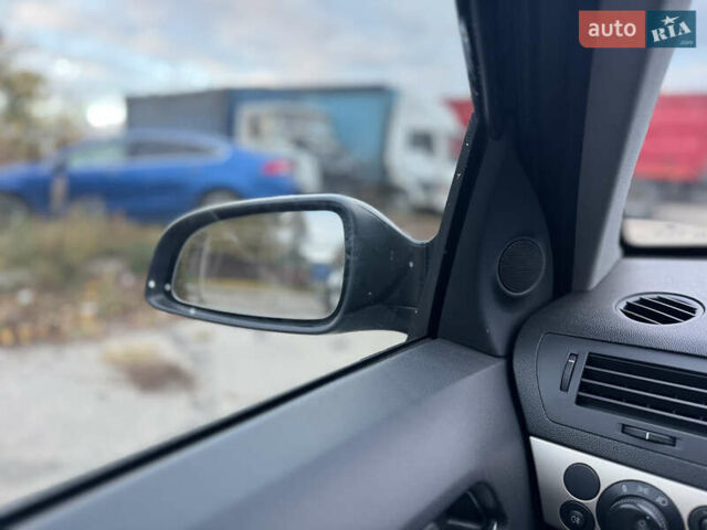 Синий Опель Астра, объемом двигателя 1.6 л и пробегом 260 тыс. км за 5750 $, фото 24 на Automoto.ua