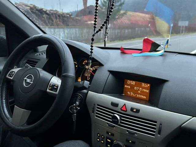 Синий Опель Астра, объемом двигателя 1.2 л и пробегом 281 тыс. км за 3900 $, фото 9 на Automoto.ua