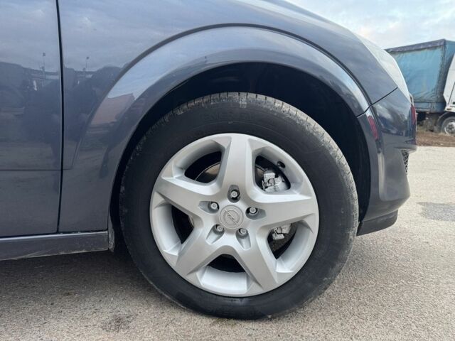 Синий Опель Астра, объемом двигателя 1.6 л и пробегом 260 тыс. км за 5500 $, фото 7 на Automoto.ua