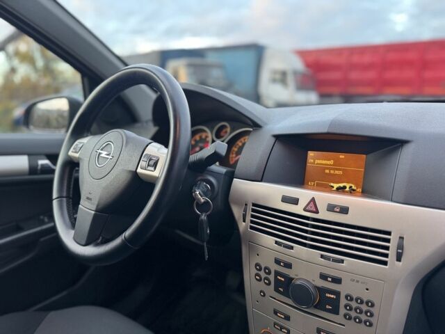 Синий Опель Астра, объемом двигателя 1.6 л и пробегом 260 тыс. км за 5500 $, фото 3 на Automoto.ua