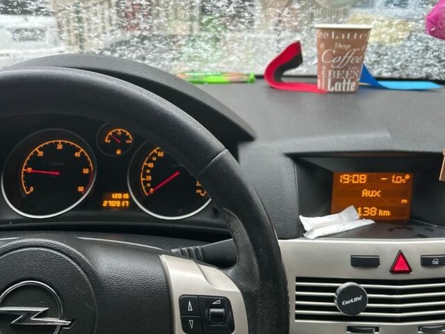 Синий Опель Астра, объемом двигателя 1.2 л и пробегом 281 тыс. км за 3900 $, фото 7 на Automoto.ua