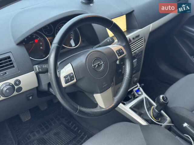 Синий Опель Астра, объемом двигателя 1.6 л и пробегом 304 тыс. км за 5400 $, фото 54 на Automoto.ua