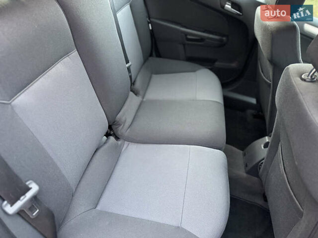 Синий Опель Астра, объемом двигателя 1.6 л и пробегом 260 тыс. км за 5750 $, фото 4 на Automoto.ua