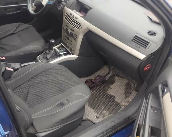 Синий Опель Астра, объемом двигателя 1.7 л и пробегом 280 тыс. км за 4999 $, фото 1 на Automoto.ua