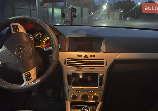 Синий Опель Астра, объемом двигателя 1.6 л и пробегом 257 тыс. км за 4600 $, фото 11 на Automoto.ua