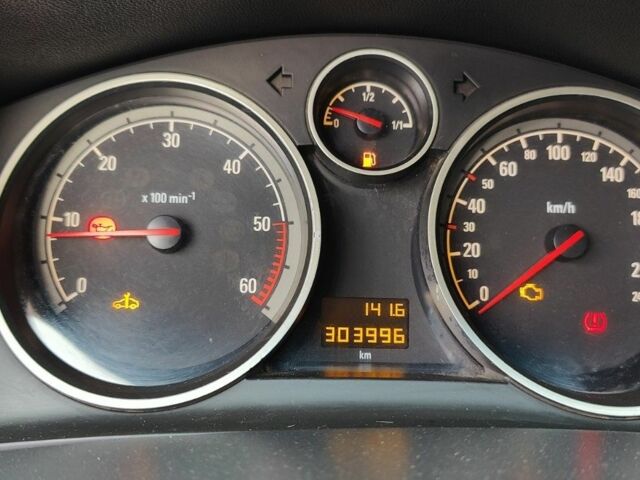 Синий Опель Астра, объемом двигателя 1.9 л и пробегом 303 тыс. км за 4950 $, фото 6 на Automoto.ua