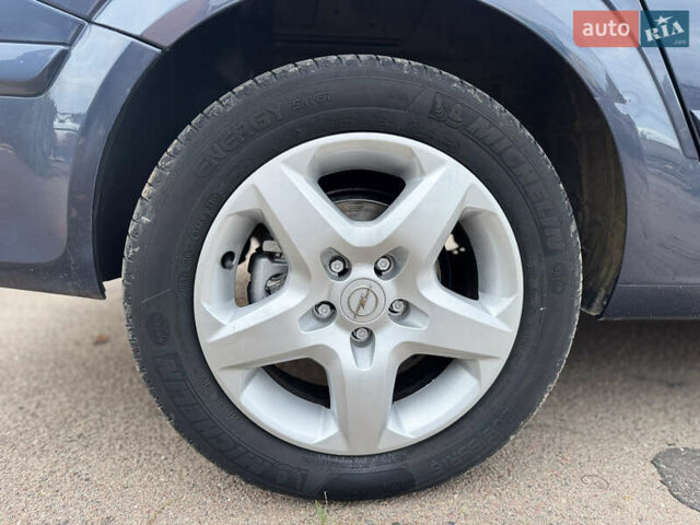 Синий Опель Астра, объемом двигателя 1.6 л и пробегом 260 тыс. км за 5750 $, фото 51 на Automoto.ua