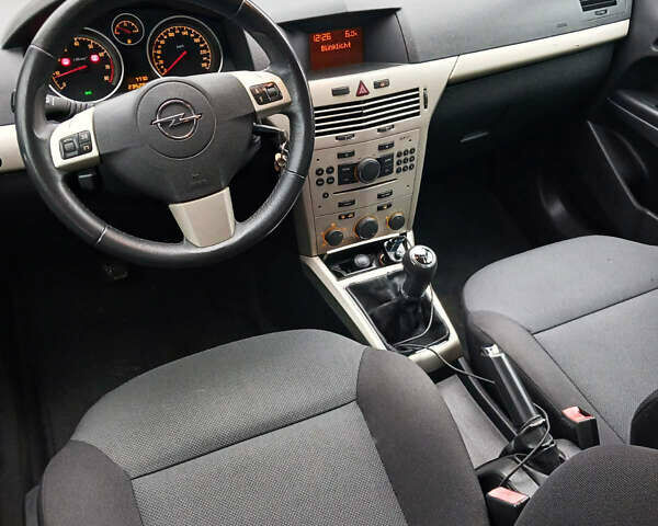 Синій Опель Астра, об'ємом двигуна 1.6 л та пробігом 235 тис. км за 4999 $, фото 9 на Automoto.ua