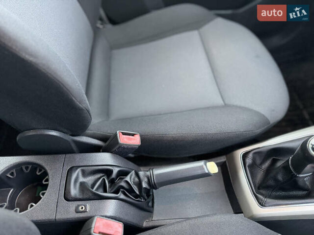 Синий Опель Астра, объемом двигателя 1.6 л и пробегом 260 тыс. км за 5750 $, фото 44 на Automoto.ua