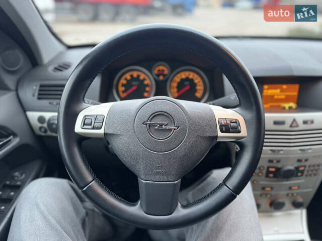 Синий Опель Астра, объемом двигателя 1.6 л и пробегом 260 тыс. км за 5750 $, фото 21 на Automoto.ua