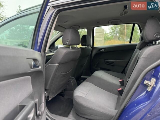 Синий Опель Астра, объемом двигателя 1.7 л и пробегом 297 тыс. км за 3850 $, фото 12 на Automoto.ua
