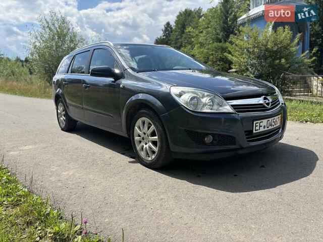 Синий Опель Астра, объемом двигателя 1.8 л и пробегом 260 тыс. км за 5550 $, фото 4 на Automoto.ua