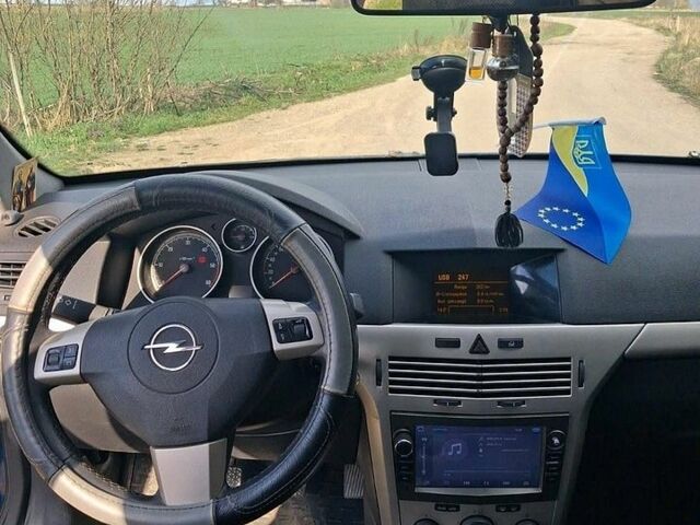 Синий Опель Астра, объемом двигателя 1.7 л и пробегом 280 тыс. км за 4200 $, фото 10 на Automoto.ua