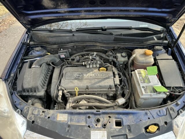 Синий Опель Астра, объемом двигателя 1.6 л и пробегом 247 тыс. км за 5500 $, фото 11 на Automoto.ua